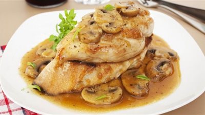 طريقة عمل صدور الدجاج بالمشروم للدايت