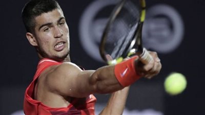 ألكاراز يتوج ببطولة أمريكا للتنس وأصغر مصنف أول عالمياً