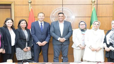 محافظ الدقهلية يستقبل وفد المجلس القومي للمرأة
