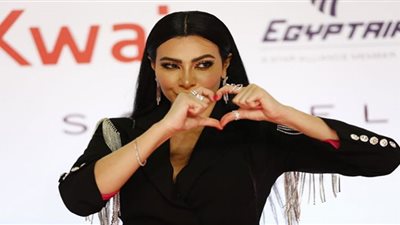 خلخال ميرهان حسين يُشعل أجواء مهرجان القاهرة السينمائي الدولي