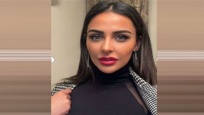 ميس حمدان تبهر العيون بالجلد والأسود (صور)