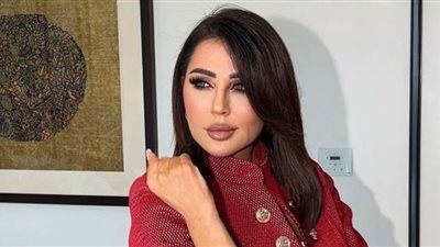 رابعة الزيات تبرز ملامحها بألوان النود والايشادو يعكس سحر عينيها