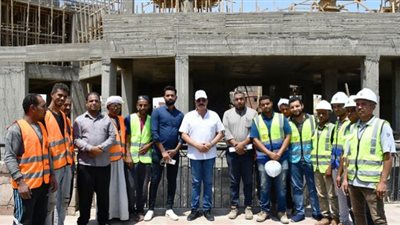 محافظ أسوان يتفقد مشروع إنشاء مكتبة مصر العامة