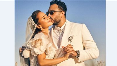 نيللي كريم وهشام عاشور يردان على شائعة الانفصال بصورة.. شاهد