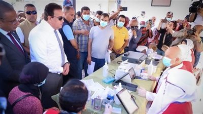 وزير الصحة يتفقد وحدة 