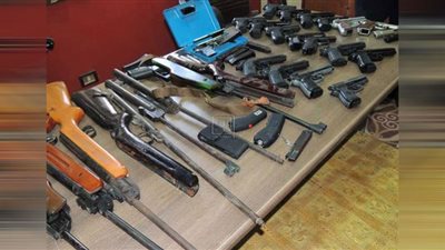 مداهمة 11 ورشة لتنصيع الأسلحة النارية وضبط القائمين عليهم