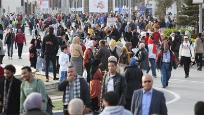 معرض القاهرة الدولي للكتاب يتخطى المليون زائر في خمسة أيام