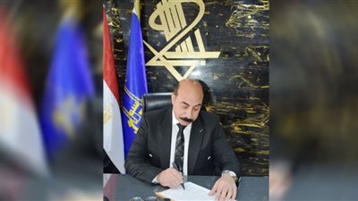 محافظ أسوان يشدد على سرعة الإنتهاء من تطوير طريق السادات