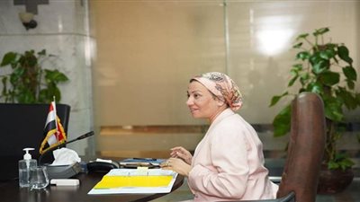 ياسمين فؤاد تترأس اجتماع مجلس إدارة جهاز شئون البيئة