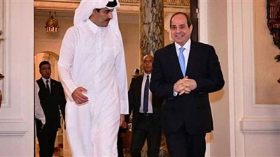 السيسي يتوجه إلى الدوحة في زيارة رسمية أولى لدولة قطر