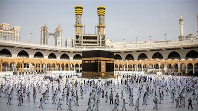 أزهري يوضح حكم أداء العمرة عن غير المسلم