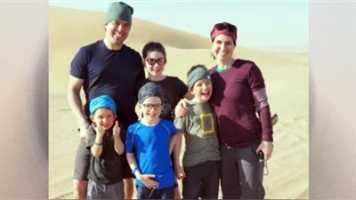 أسرية كندية تلف العالم.. قبل فقدان البصر