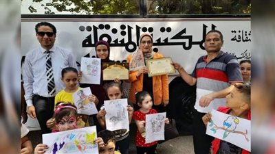 رئيس دار الكتب والوثائق تكرم المتميزين في فعاليات المكتبة المتنقلة