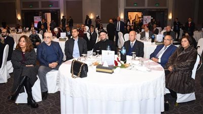 ترويج صناعات الدواء والمستلزمات الطبية من خبراء مصر بالخارج