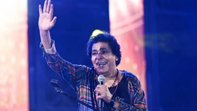 محمد منير يختتم حفلات سبتمبر في القاهرة