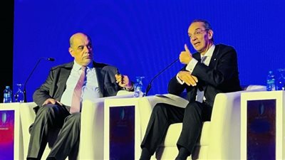 وزير الاتصالات: 90% من حركة البيانات بين الشرق والغرب تمر عبر مصر