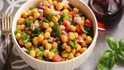 طريقة عمل سلطة الحمص لعشاق المقبلات الشامية