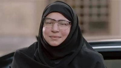 مدحت العدل يكشف سبب ابتعاد عبلة كامل عن الأضواء.. فيديو