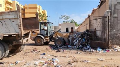مركز الإسماعيلية يواصل نشاطه اليوميِّ في أعمال رفع القمامة و المخلفات وصيانة أعمدة الإنارة