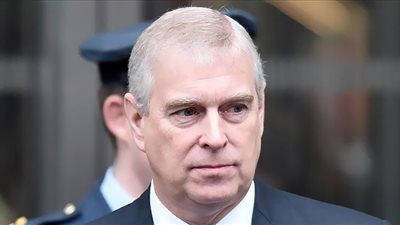 الأمير أندرو يتعرض لهجوم أثناء تشييع جنازة الملكة إليزابيث (فيديو)