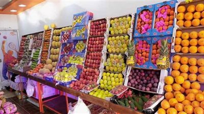 تباين أسعار الفاكهة.. والعنب الأحمر بـ 8 جنيهات