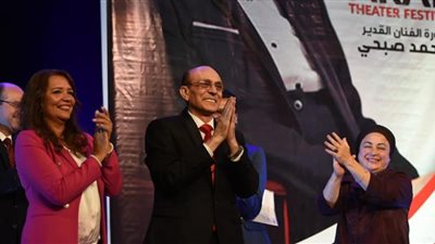 محمد صبحي يعلن عن مفاجأة لطلبة معهد الفنون المسرحية بالإسكندرية