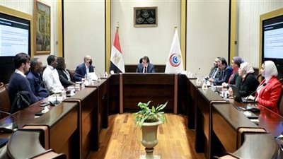 وزير الصحة يبحث مع وفد الاتحاد الإفريقي تعزيز إنتاج مصر للقاحات