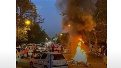 حقيقة إضرام النيران فى منزل الخميني بإيران.. شاهد