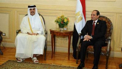 الرئيس السيسي يلتقي أمير قطر في الدوحة