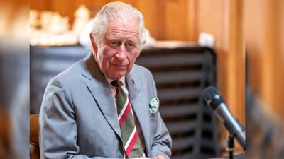 شبح الإقالة يطارد عشرات الموظفين في مقر ملك بريطانيا