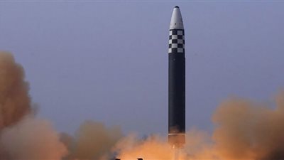 صواريخ وقاذفات.. تفاصيل التوتر في شبه الجزيرة الكورية