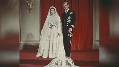 قصة فستان زفاف الملكة الراحلة إليزابيث بدمشق (شاهد)