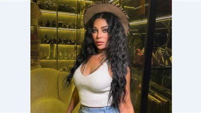 هيفاء وهبي تهوس الجمهور بملابس مثيرة| صور