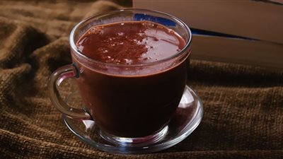 طريقة عمل هوت شوكليت سهل ولذيذ.. ينفع للدايت