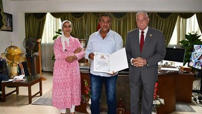 محافظ جنوب سيناء يثني على جهود جميع المشاركين من الجهاز التنفيذي في مؤتمر تغير المناخ