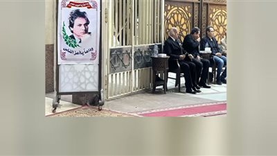 عزاء الموسيقار محمد سلطان داخل مسجد الحامدية الشاذلية.. شاهد