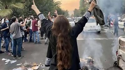 إيران تبحث مبررات لمواجهة الاحتجاجات بأساليب وحشية | فيديو