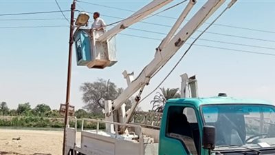 مركز و مدينة أبوصوير يواصل حملات النظافة و الإنارة العامة