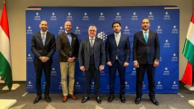 رئيس المنطقة الاقتصادية يبحث فرص الاستثمار مع مستثمري المجر