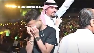 سر بكاء هيثم شاكر في حفل جدة بالسعودية (فيديو)