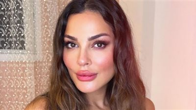 نادين نجيم تشوق جمهورها بلوك مختلف من كواليس 