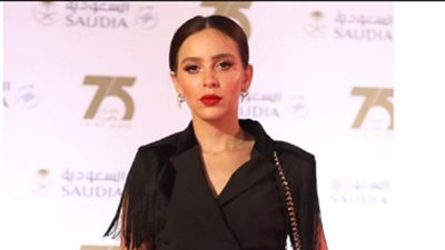 جميلة عوض تستمتع بالأجواء في دبي.. شاهد