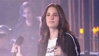 آمال ماهر تدخل دائرة التريند بعد حذف أغانيها