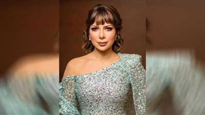 أصالة تلفت الانتباه بملامح شبابية بحفل ليلة صوت الأرض (شاهد)