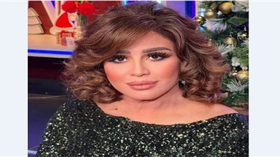 إلهام شاهين تستعرض رشاقتها في مهرجان القاهرة| صور