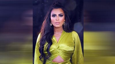 هاجر الشرنوبي بميني جيب وضفيرتين في مهرجان القاهرة| صور