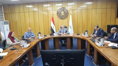 وزير القوى العاملة يتابع ملف تعويضات حرب الخليج ويوجه بسرعة صرف المستحقات