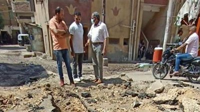 إصلاح ماسورة مياه بشارع هندسة الري بمنيا القمح