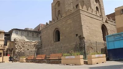 الحياة تعود لمزارات آل البيت