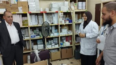 مدير التأمين الصحي بالشرقية يتفقد عيادة الأحرار ويوجه بحسن معاملة المرضى